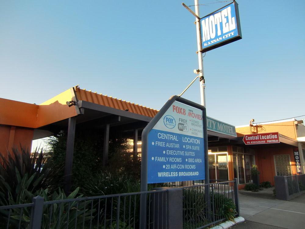 Castle Motel Bairnsdale Exterior foto