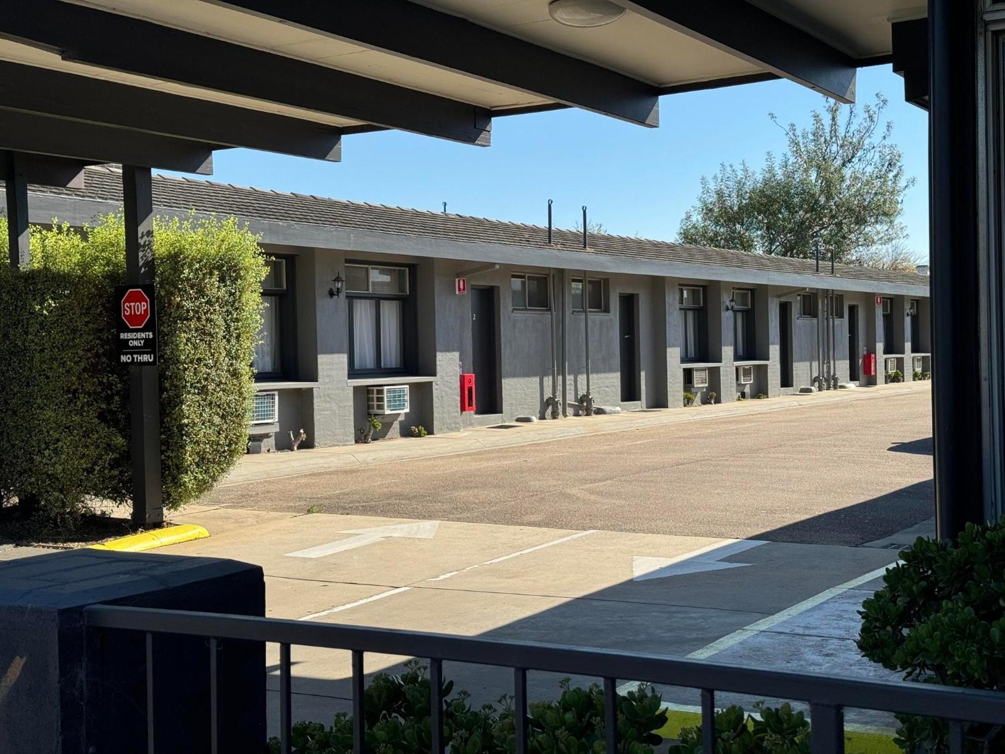 Castle Motel Bairnsdale Exterior foto